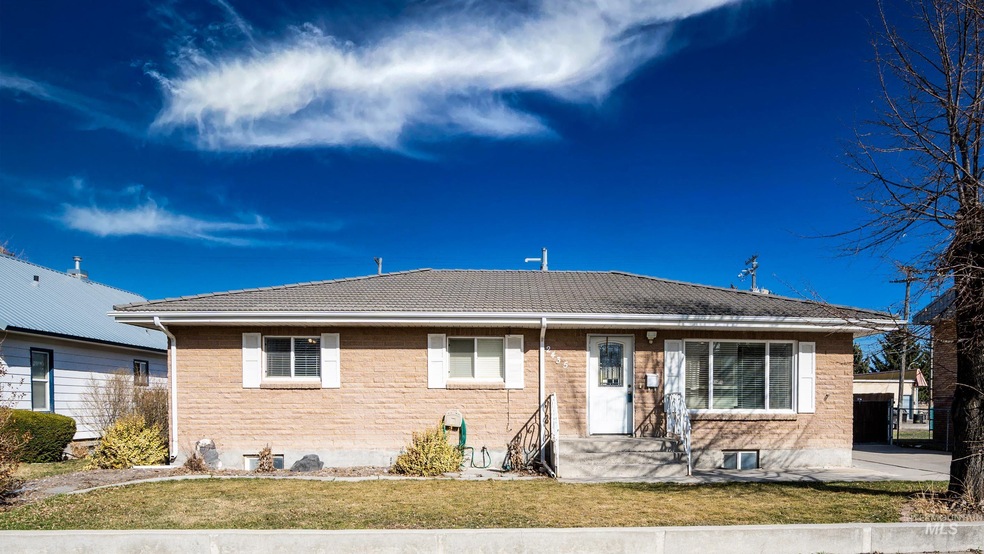 2435 Oakley Ave, Burley, ID 83318 - photo 1