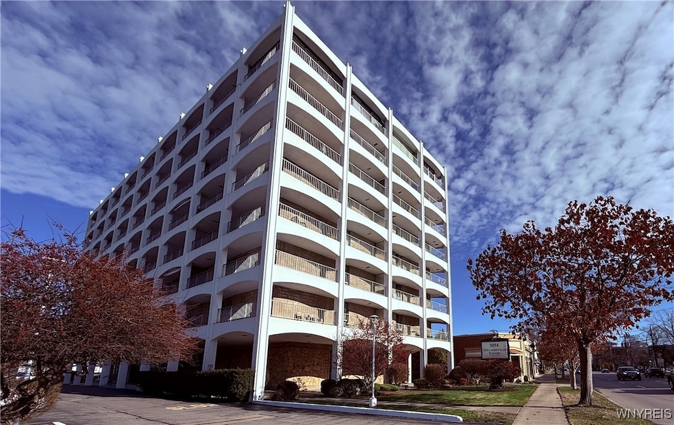 5854 Main St unit 403, Williamsville, NY 14221 - photo 1