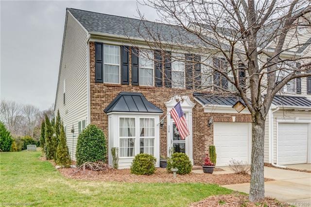 334 Berg Cir, Fort Mill, SC 29715 - photo 1