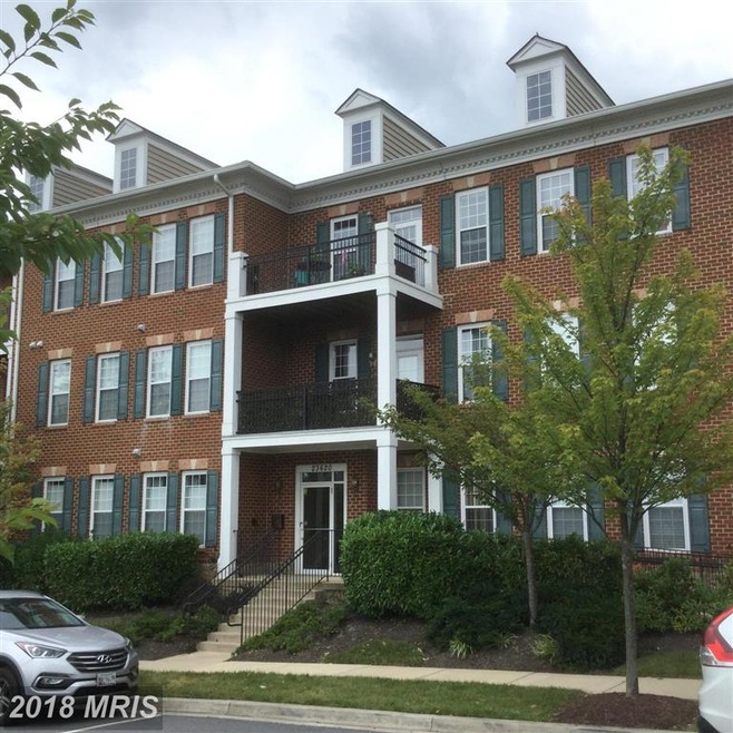 23620 Overlook Park Dr unit 303, Clarksburg, MD 20871 - photo 1