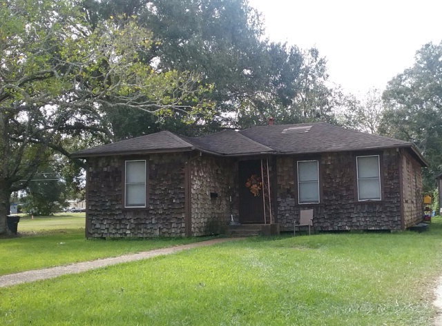 1916 Mary Ave, Bay City, TX 77414 - photo 1
