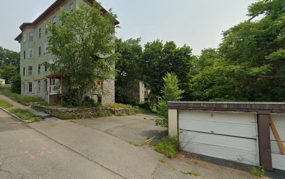 214 Hamilton St unit 1, Worcester, MA 01604 - photo 1