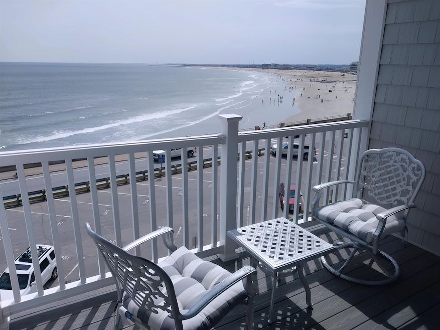 For Sale $1,095,000