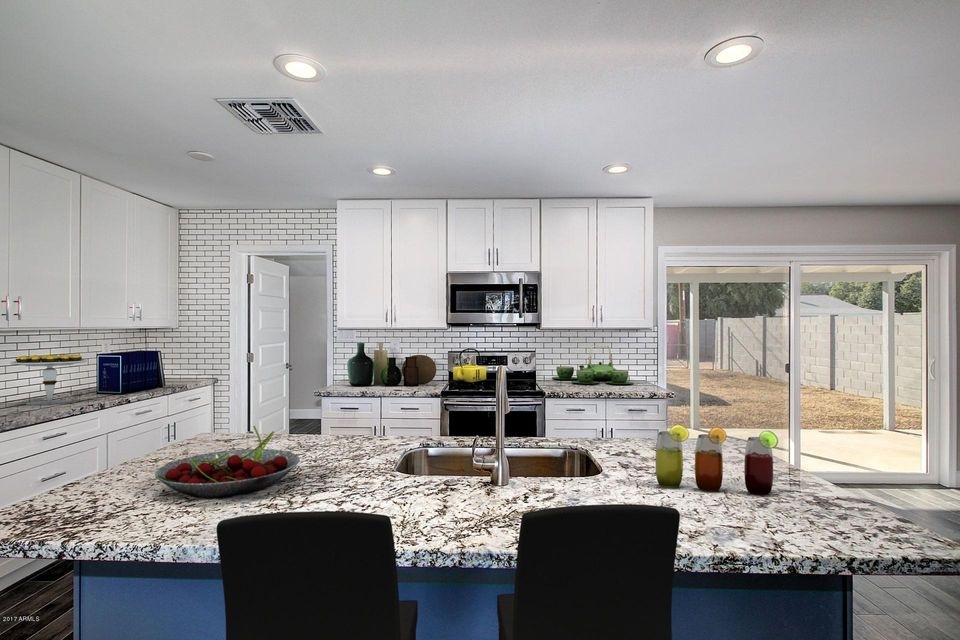Moreland (10) Staged Kitchen