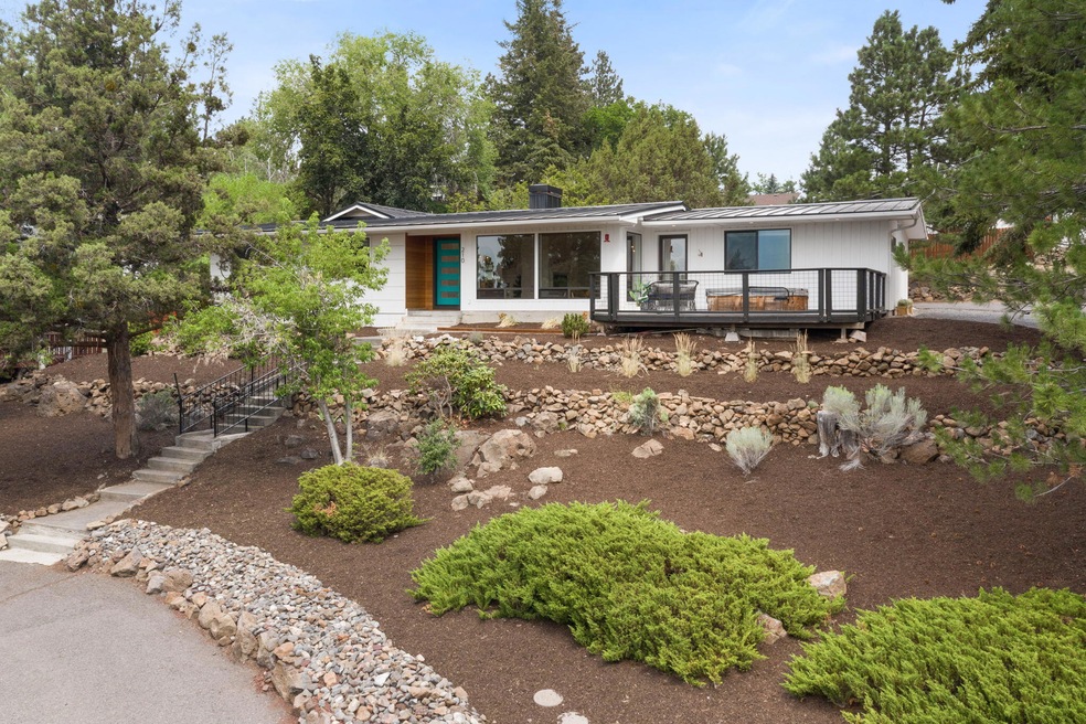 210 NW Vicksburg Ave, Bend, OR 97701 - photo 1