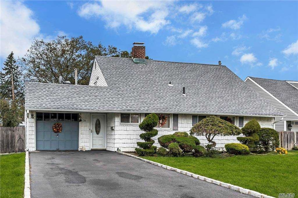 26 Sky Ln, Levittown, NY 11756 - photo 1