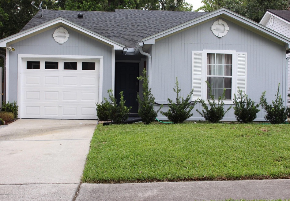 242 Aquarius Cir W, Jacksonville, FL 32216 - photo 1