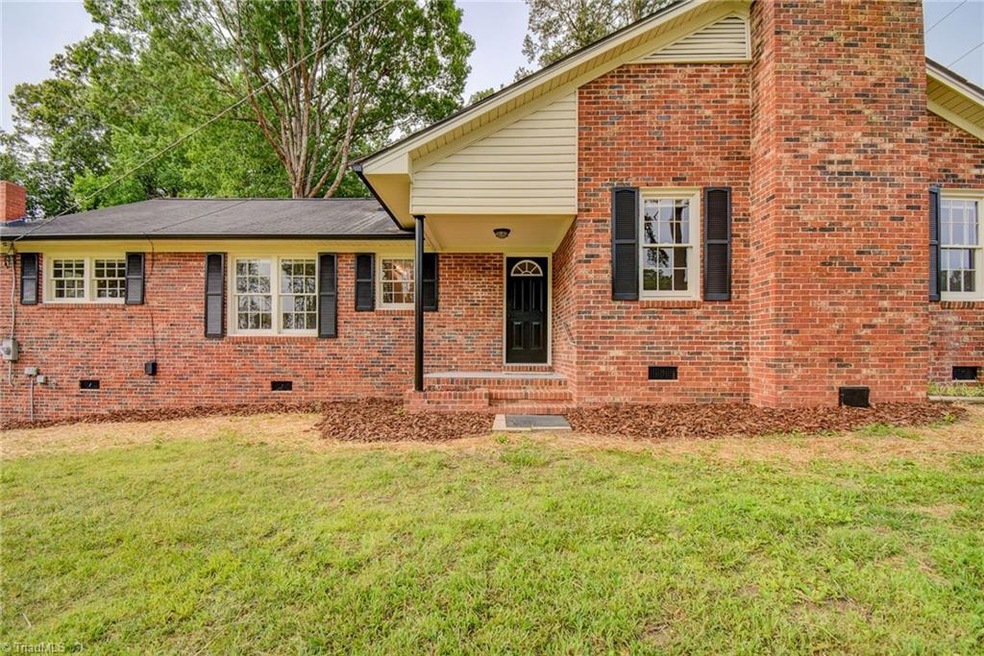 2052 Yancey Ave, Asheboro, NC 27203 - photo 1