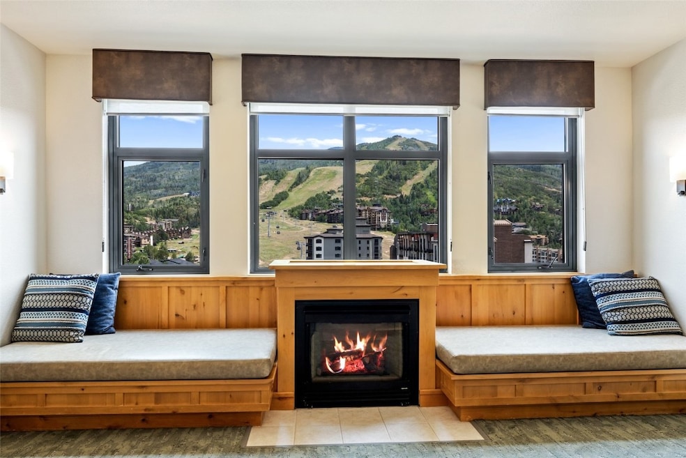 Pending $895,000