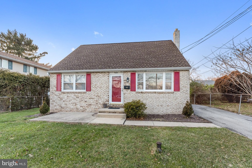 1005 Glasgow St, Pottstown, PA 19464 - photo 1