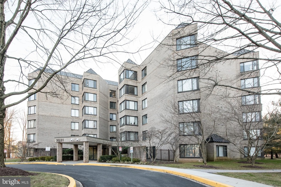 Towers Condominiums unit 501B, Baltimore, MD 21209 - photo 1