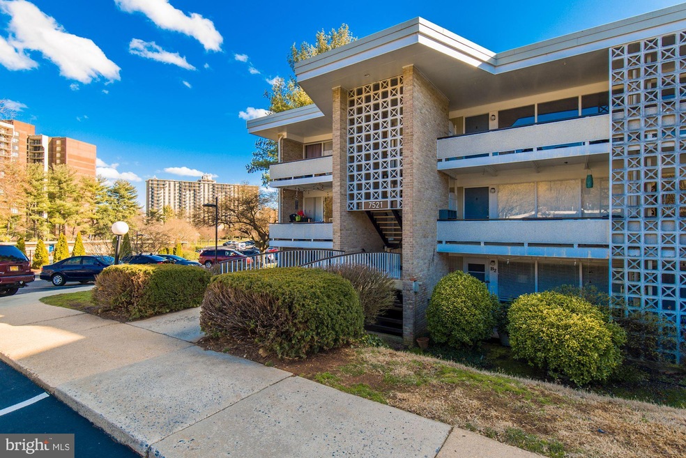 7521 Spring Lake Dr unit D-2, Bethesda, MD 20817 - photo 1