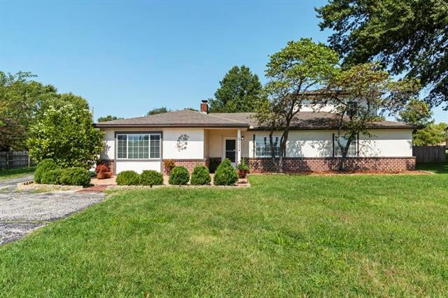 Amazing 1.5 story home in Madison Ranch