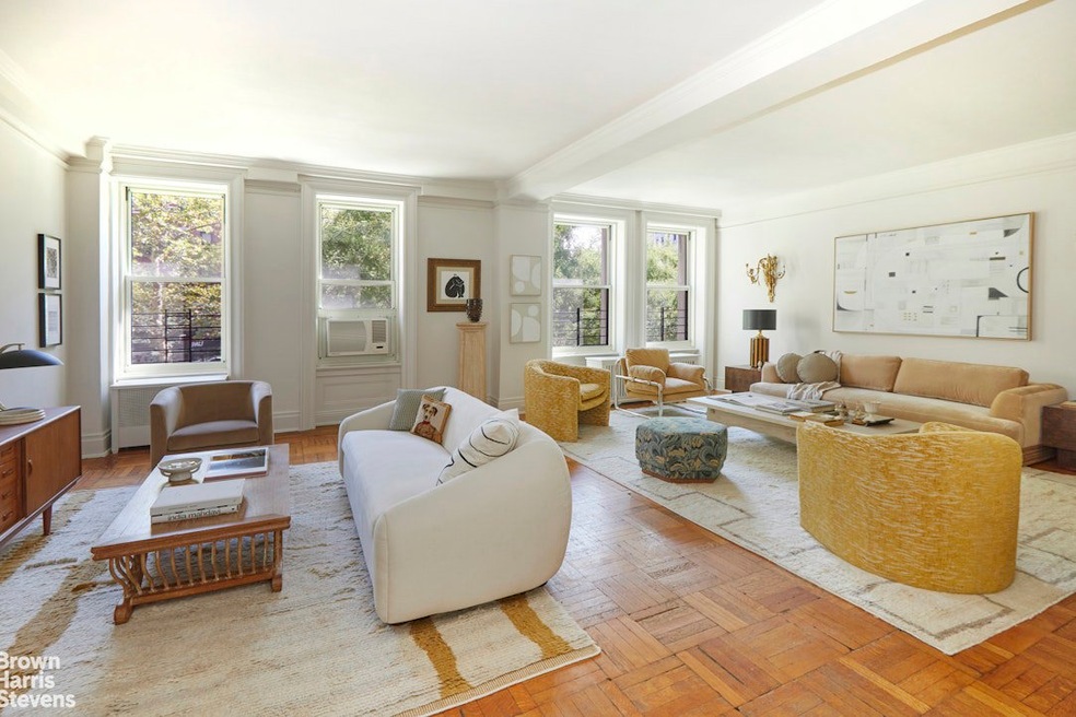 Pending $1,895,000 • Co-Listing Agent