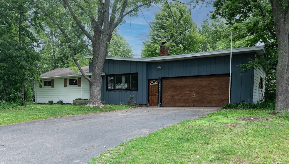 For Sale $279,900 • Co-Listing Agent