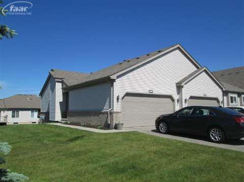 30000 Gregory St unit 175, Grand Blanc, MI 48439 - photo 1