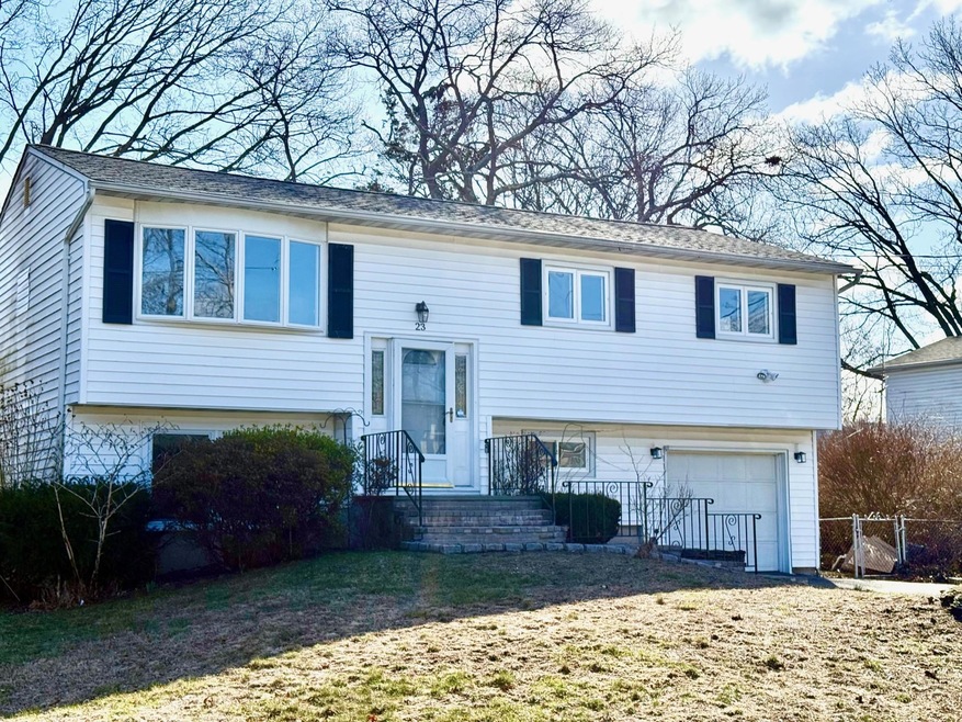 Pending $624,800 • Co-Listing Agent