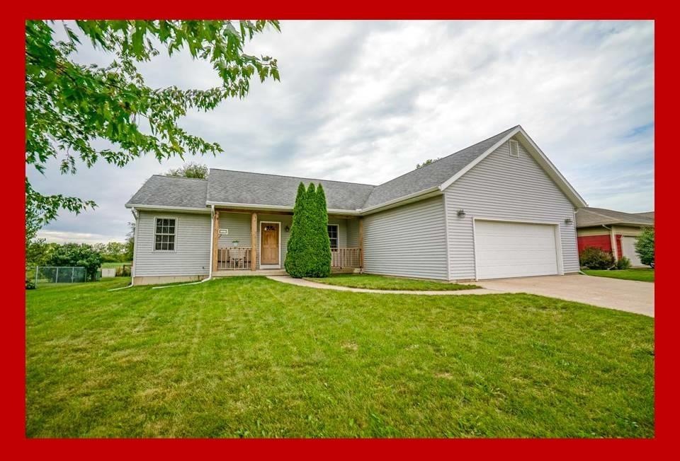 300 4th St, Brooklyn, WI 53521 - photo 1