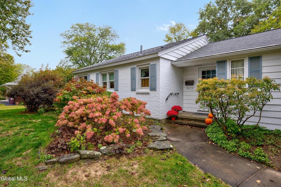 2472 Hilltop Rd, Schenectady, NY 12309 - photo 1