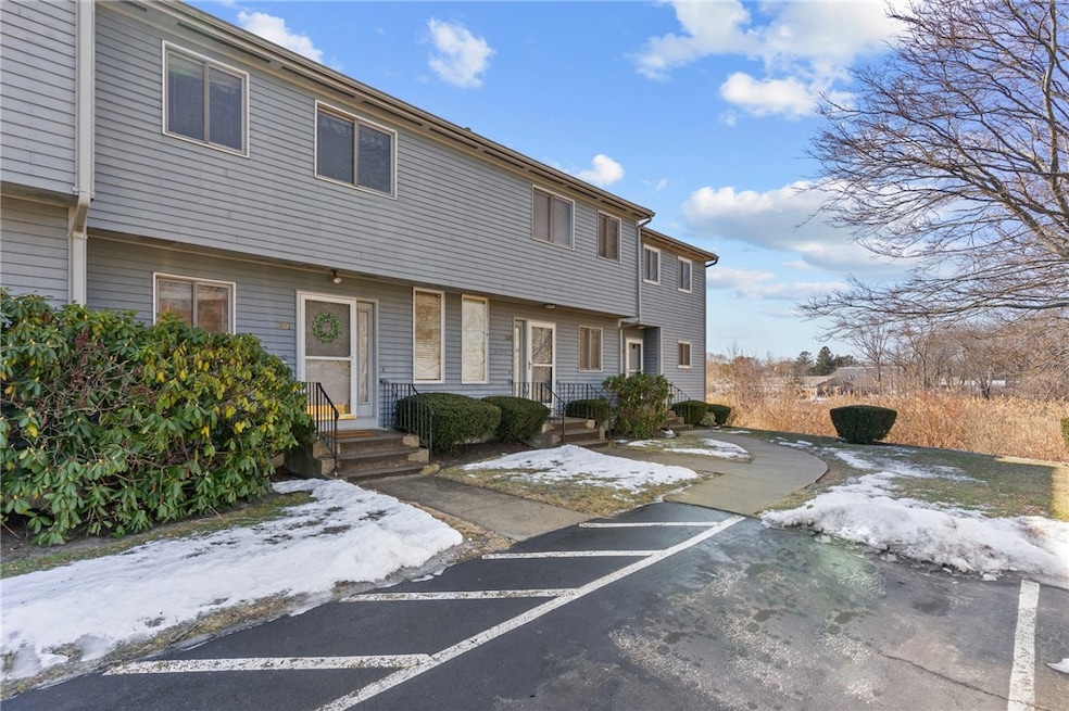 511 Child St unit 307, Warren, RI 02885 - photo 1