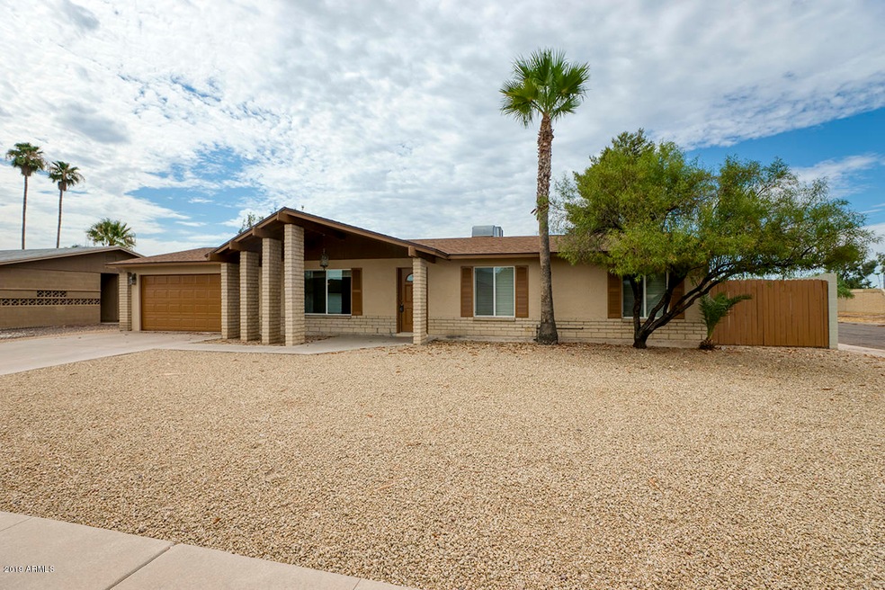 Front of Home 3401 E ALTADENA AVE
