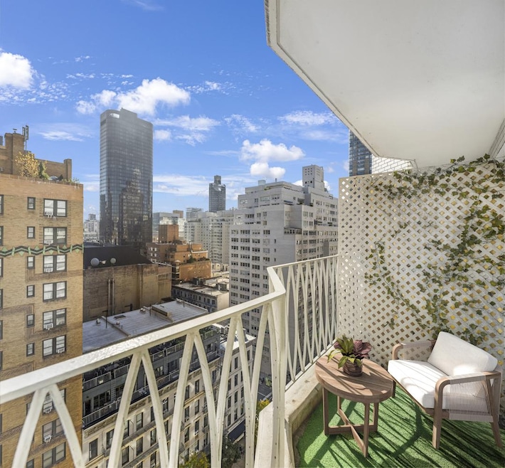 The Frost House unit 17G, New York, NY 10065 - photo 1