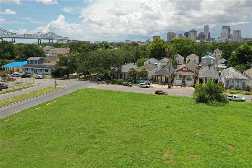 521 Thayer St, New Orleans, LA 70114 - photo 1