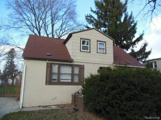 1321 Bancroft St, Port Huron, MI 48060 - photo 1
