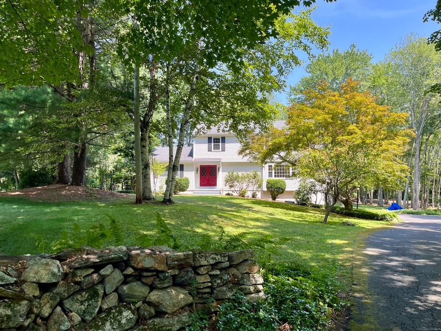 25 Jade Tree Ln, Trumbull, CT 06611 - photo 1