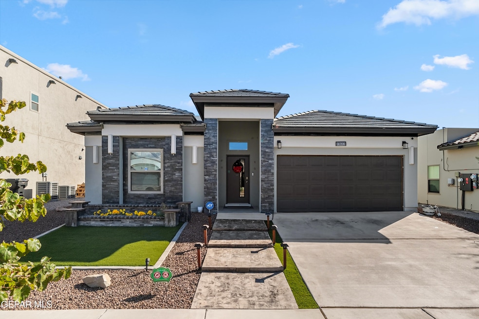 For Sale $325,000 • Co-Listing Agent