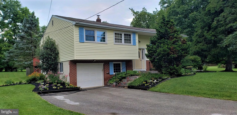 1306 Veronica Ln, Phoenixville, PA 19460 - photo 1