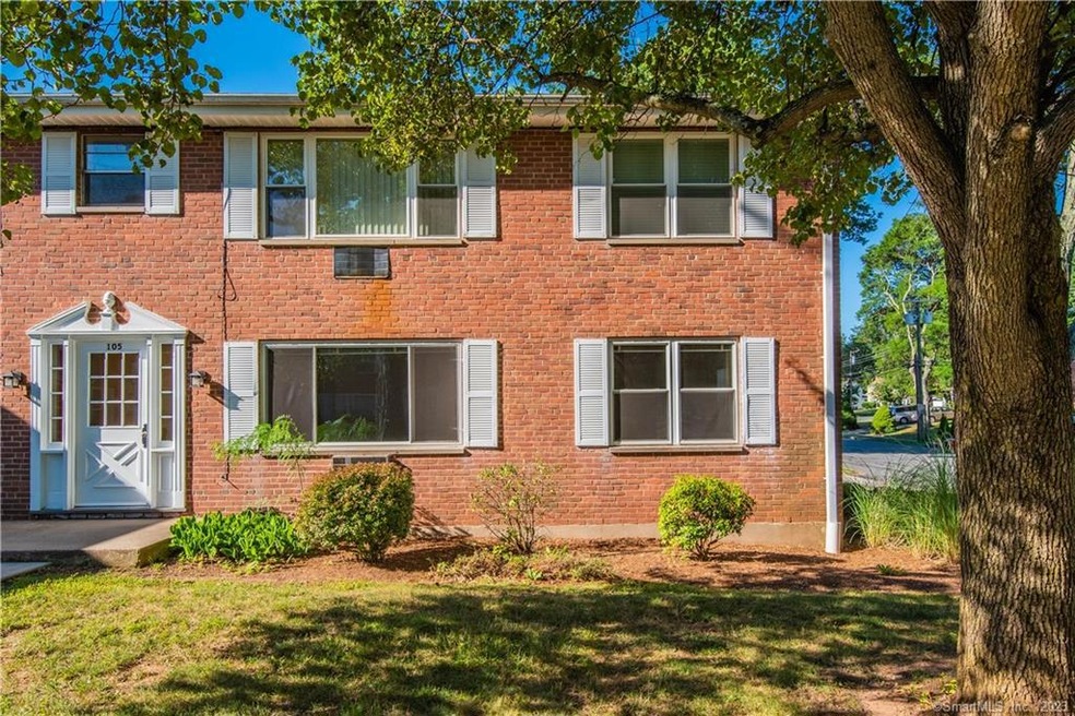105 Shadow Ln unit A2, West Hartford, CT 06110 - photo 1