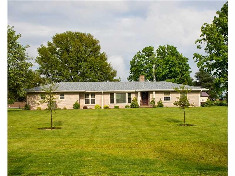 689 Country Club Dr, Greensburg, IN 47240 - photo 1