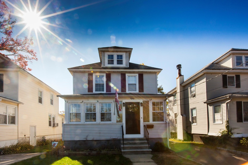 01_House Front