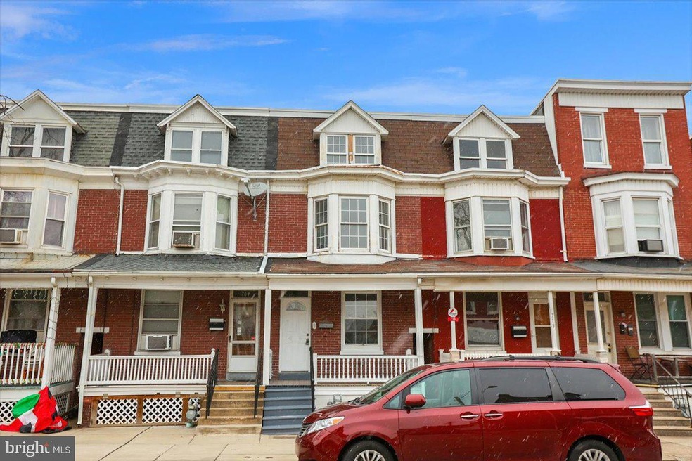 711 Wallace St, York, PA 17403 - photo 1