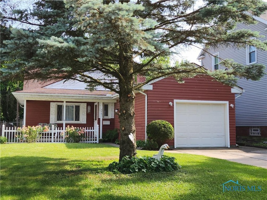 2561 Pershing Dr, Toledo, OH 43613 - photo 1