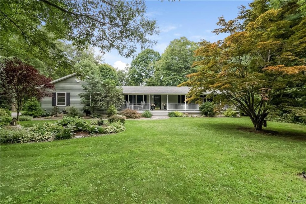 27 Perk and Sons Ct, Cold Spring, NY 10516 - photo 1