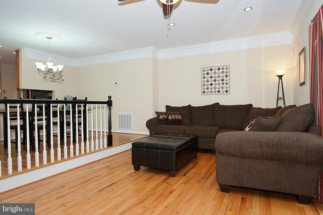 10210 Roberts Common Ln, Burke, VA 22015 - photo 1