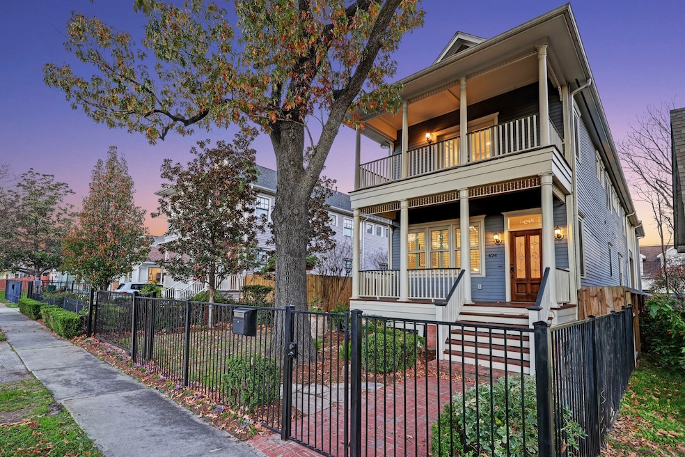 424 Cortlandt St, Houston, TX 77007 - photo 1