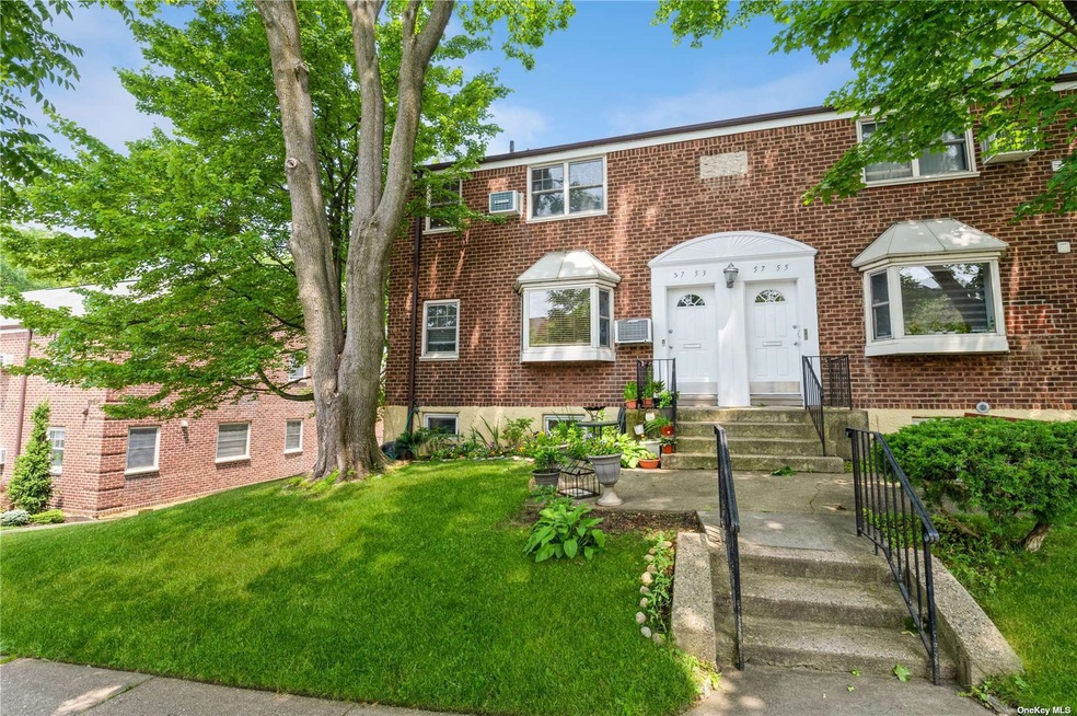 5753 Marathon Pkwy unit 326, Little Neck, NY 11362 - photo 1