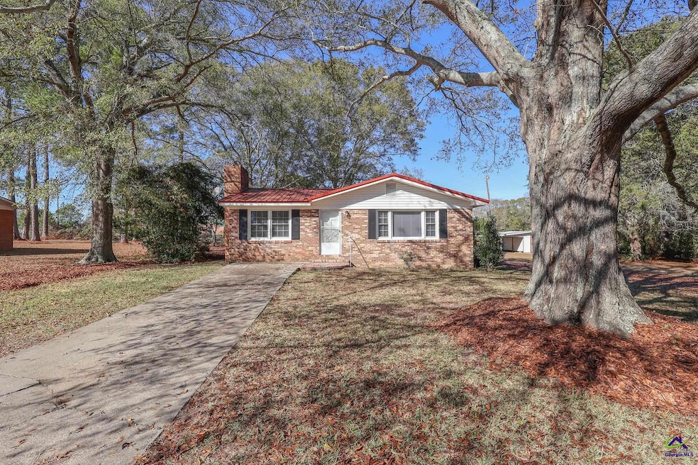 105 Larryton Dr, Cochran, GA 31014 - photo 1