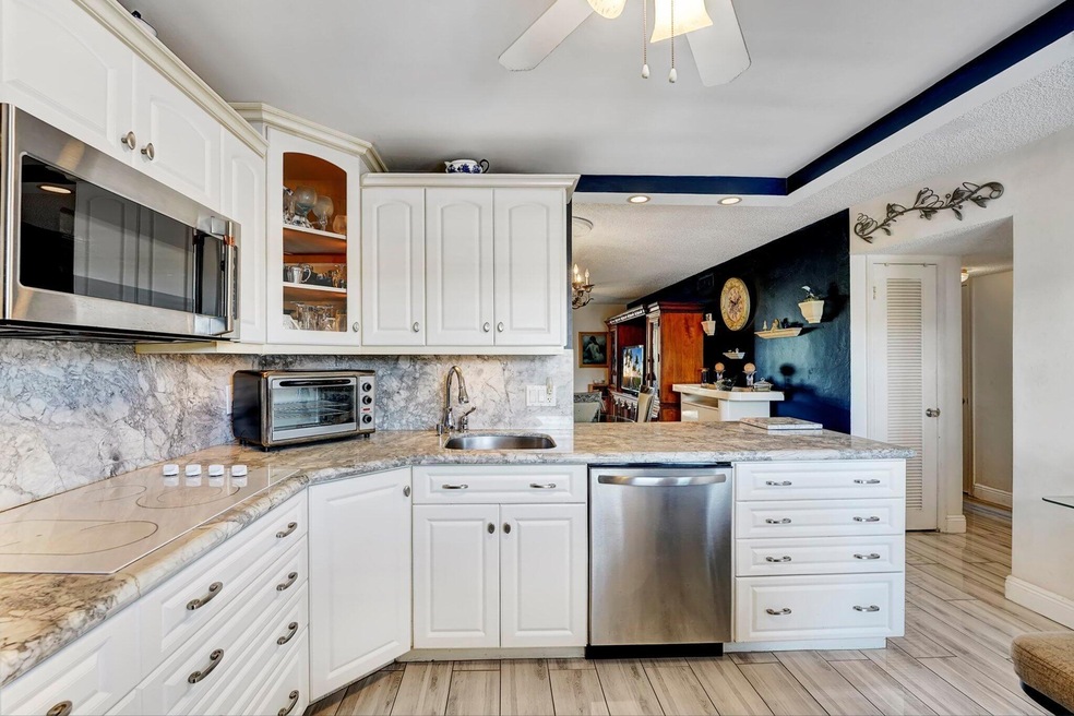 2615 NE 1st Ct unit 204, Boynton Beach, FL 33435 - photo 1