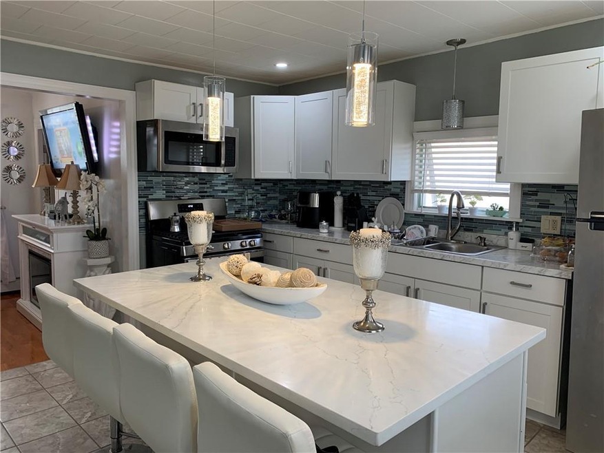 138 High St, Woonsocket, RI 02895 - photo 1