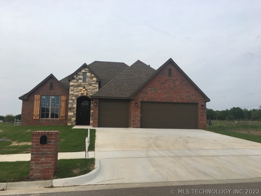 7604 E 81st Place N, Owasso, OK 74055 - photo 1