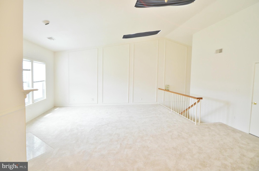 12947 Grays Pointe Rd unit C, Fairfax, VA 22033 - photo 1