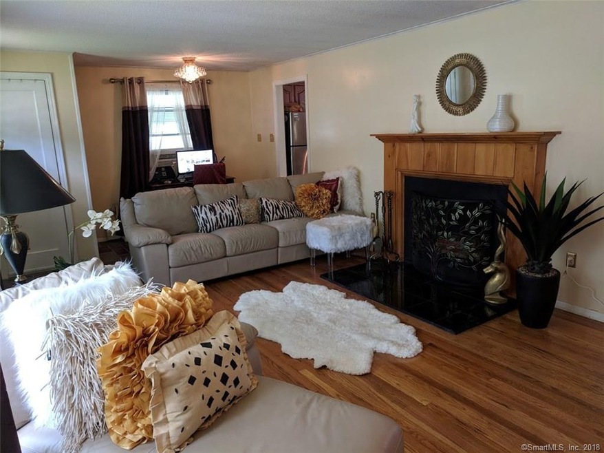 5 Woodside Dr, Bloomfield, CT 06002 - photo 1