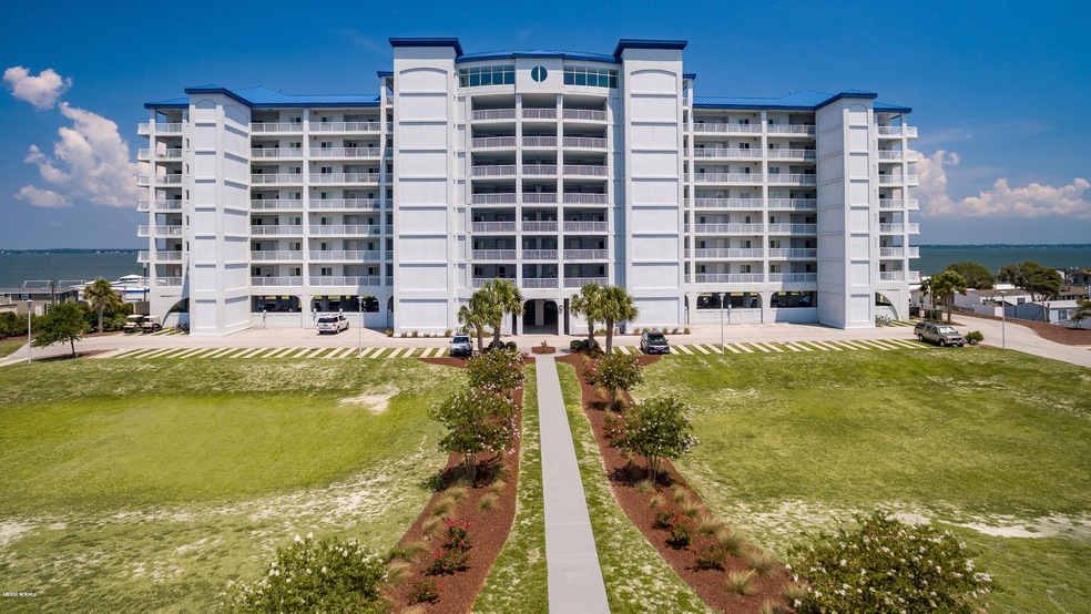 Sound front condo w/ fantastic views