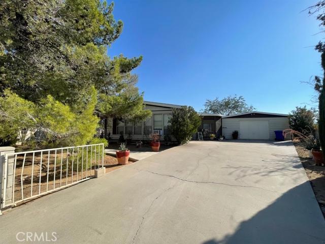 16441 Wimbleton Ct, Victorville, CA 92395 - photo 1