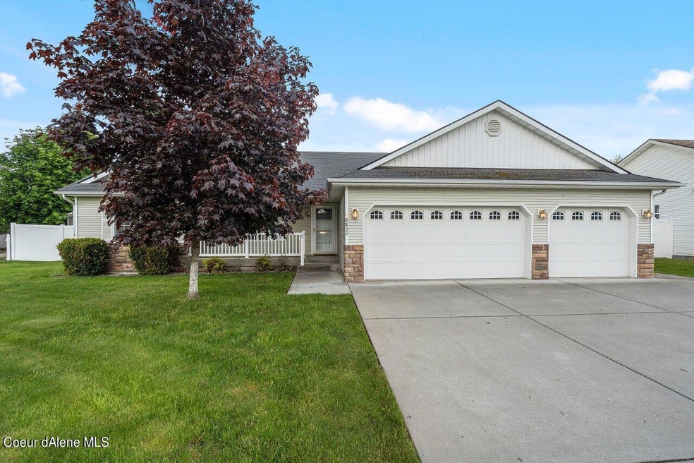 001-8832NHandlerDr-Hayden-ID-83835-SMALL