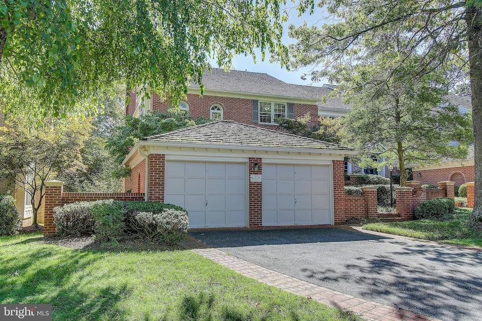 8306 Turnberry Ct, Potomac, MD 20854 - photo 1